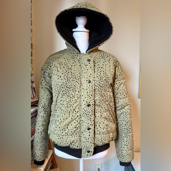 Saltwater LUXE Black Textured Jacket-Small - Picture 1 of 15